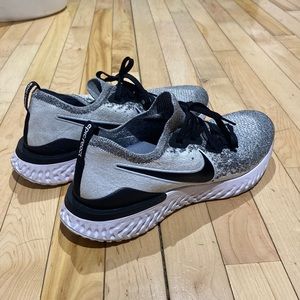 10.5 Nike Sneakers, great condition and barely worn!